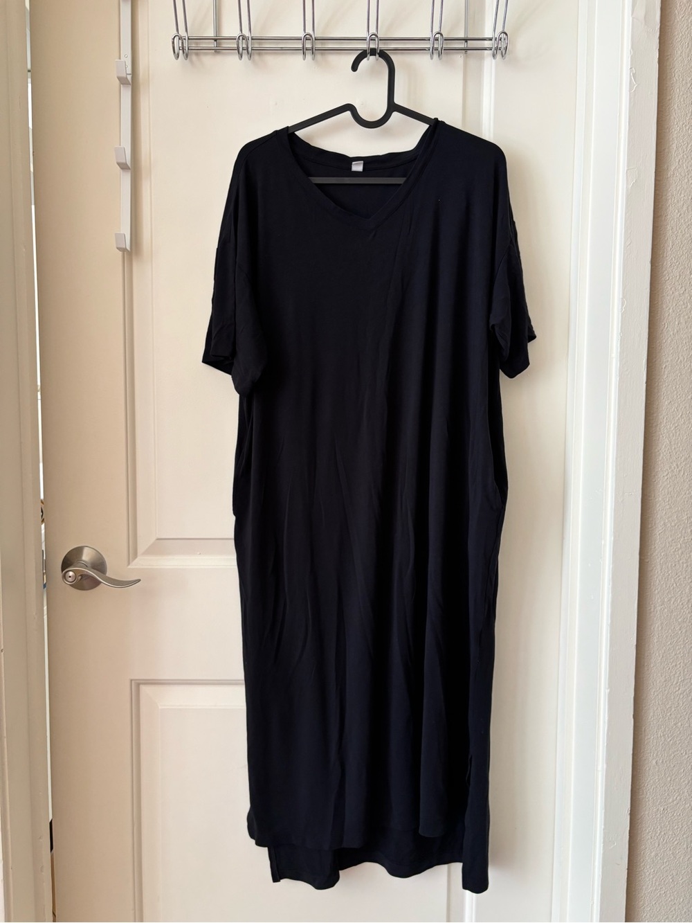 Uniqlo Airism T-shirt Dress in Black